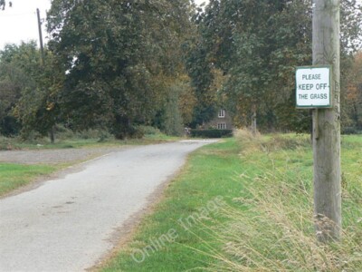 Foto 6x4 Bitte halten Sie sich vom Gras fern Gonalston Hinweis neben der Fahrt c2009