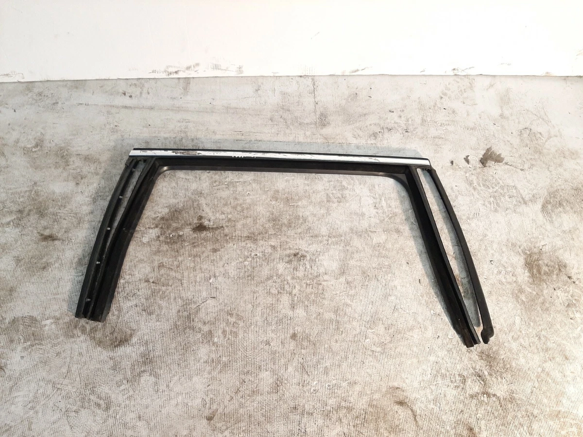 Volkswagen PASSAT B7 Rear right outer glass seal 3C9839432 H | eBay