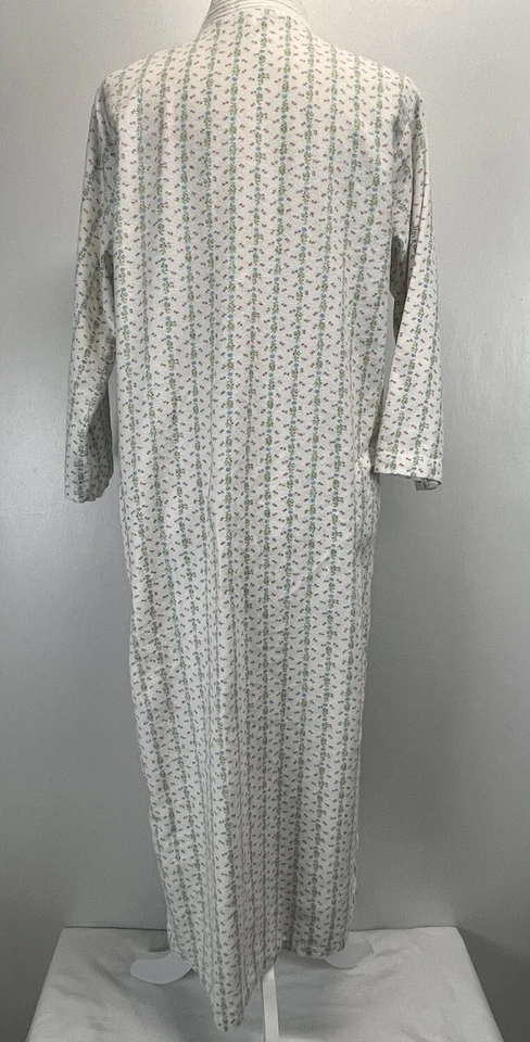 Camisón Vintage JC Penney’s Franela Talla Mediana Largo Floral Usado en Excelente Condición Foto 3 de 4