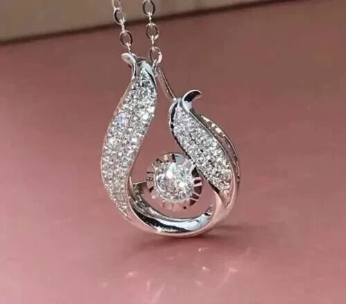 VETEMENTS Ciondolo Charm Bellissimo Diamante Simulato Taglio Tondo 2 36 Ct Placcato Oro Bianco 14K