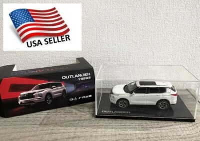 BRAND NEW MITSUBISHI OUTLANDER SUV 1/43 DIECAST WHITE MODEL FOR COLLECTORS GIFT