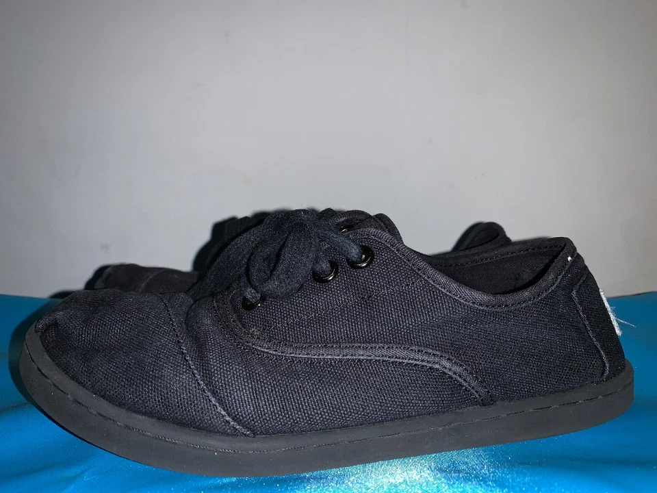 TOMS Todo Negro Lona Tenis Monopatín Con Cordones Niñas Niños Zapatos Talla 3Y 3 👣b7 Foto 3 de 4