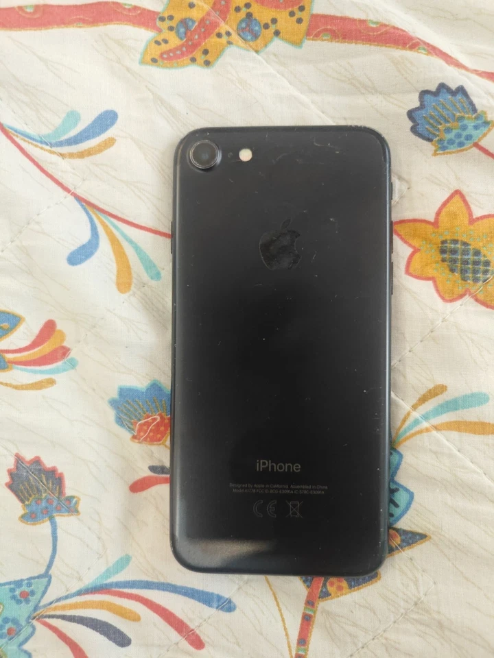 Apple iPhone 7 A1778 Nero Opaco Black 3597 - Immagine 2 di 4