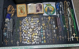 LOT OF 187 VINTAGE CATHOLIC CHRISTIAN RELIGIOUS MEDALS RELICS ROSARY SAINTS