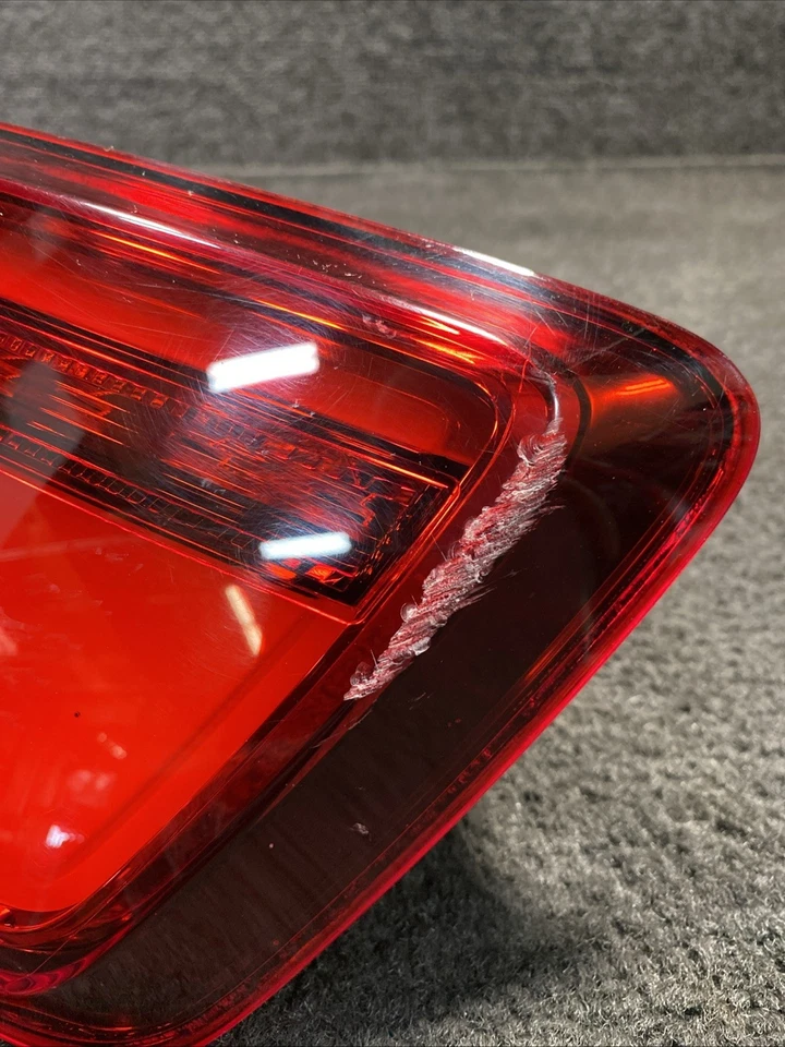 Luz trasera exterior lateral derecha Audi S3 2017 OEM 8V5945092A Foto 3 de 4