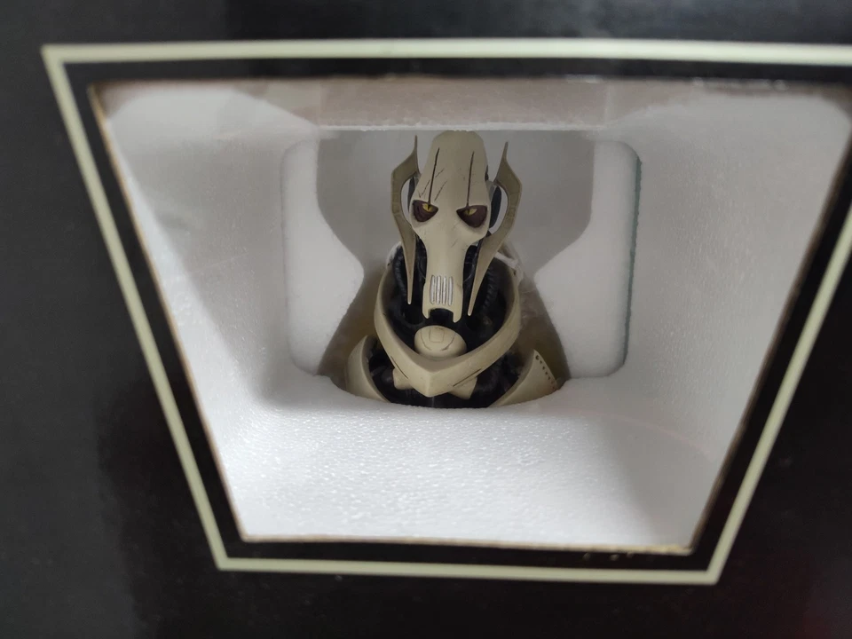 Suave Gigante Star Wars General Grievous ROTS Busto #6213/7000 En Caja Mini Busto Foto 2 de 4