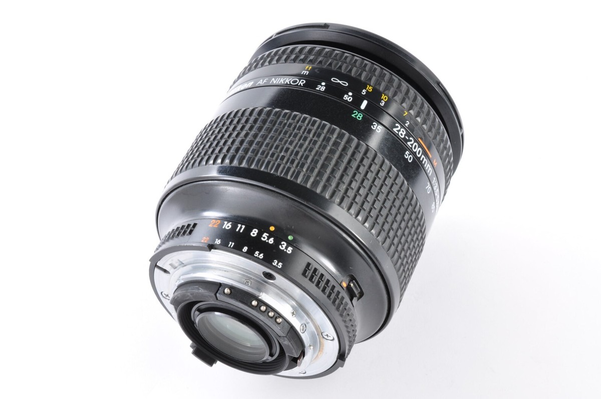 NIKON AF NIKKOR 28-200mm F/3.5-5.6 D Zoom Lens Near Mint From