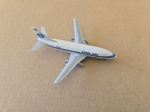 1:400 Boeing 737-200 Pan Am / Pan American World Airways N385PA AeroClassics - Picture 2 of 4