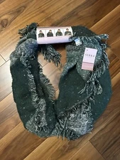 NEW Serra ladies 4way to Wear Shaw/Scarf  Green. 28in x 70in