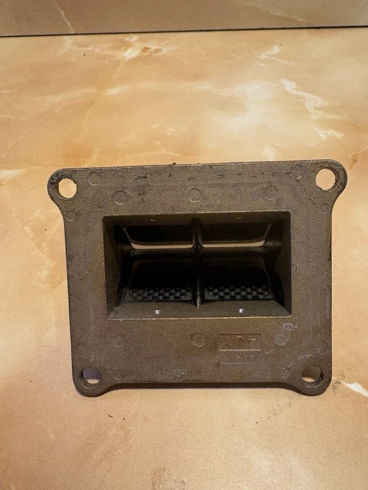 Yamaha YZ125 1996 1997 1998 1999 VÁLVULA DE CAÑA 4SS-13610-00-00 Foto 4 de 4