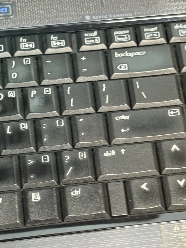 Compaq Presario V3000 Laptop 2GB RAM 120GB HDD – For Parts or Repair NO charger - Image 4 of 4