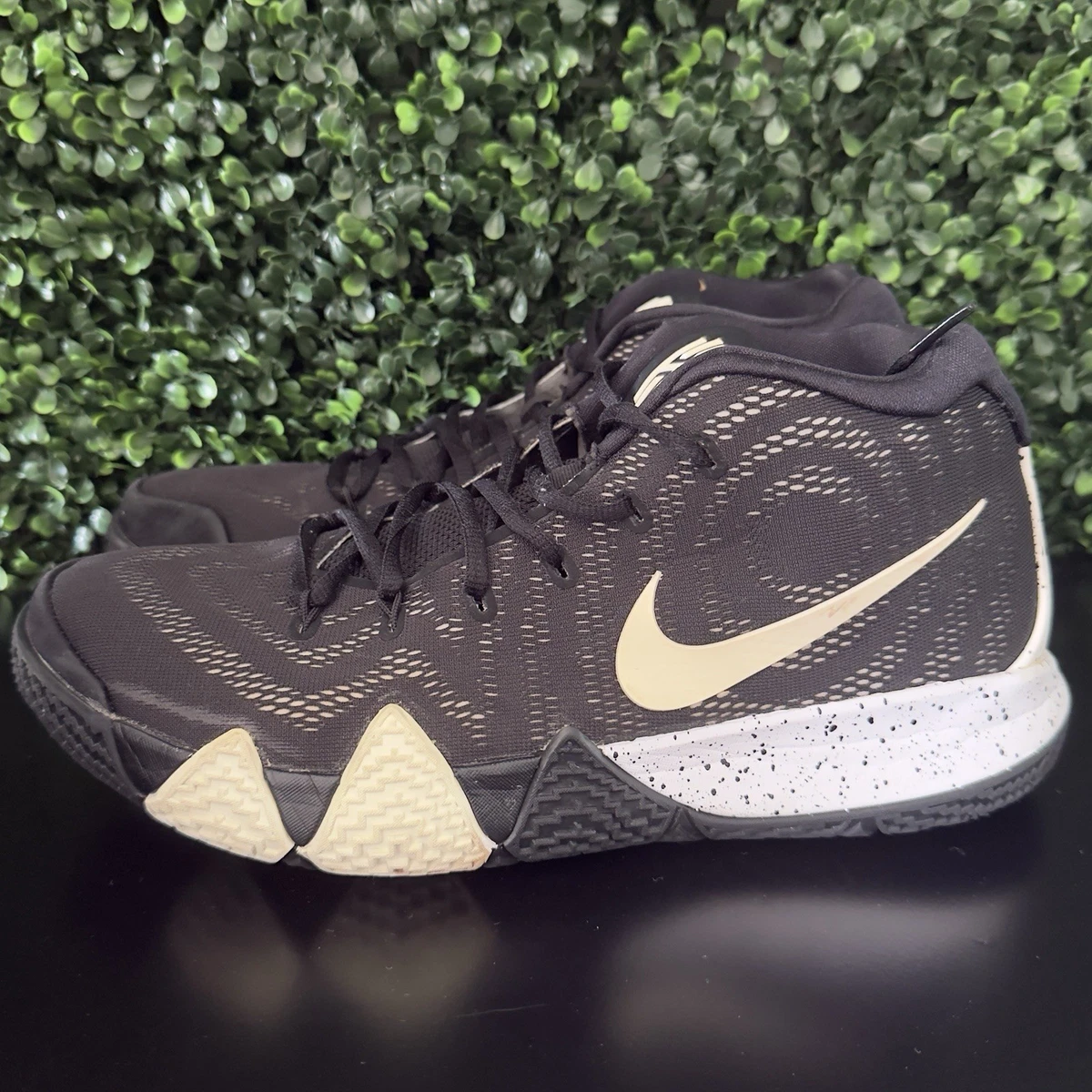 Men’s Size 8.5 Nike Kyrie 4 Oreo Black White Mid Basketball Shoes AV2296-001 Nike Kyrie 4  main image 2