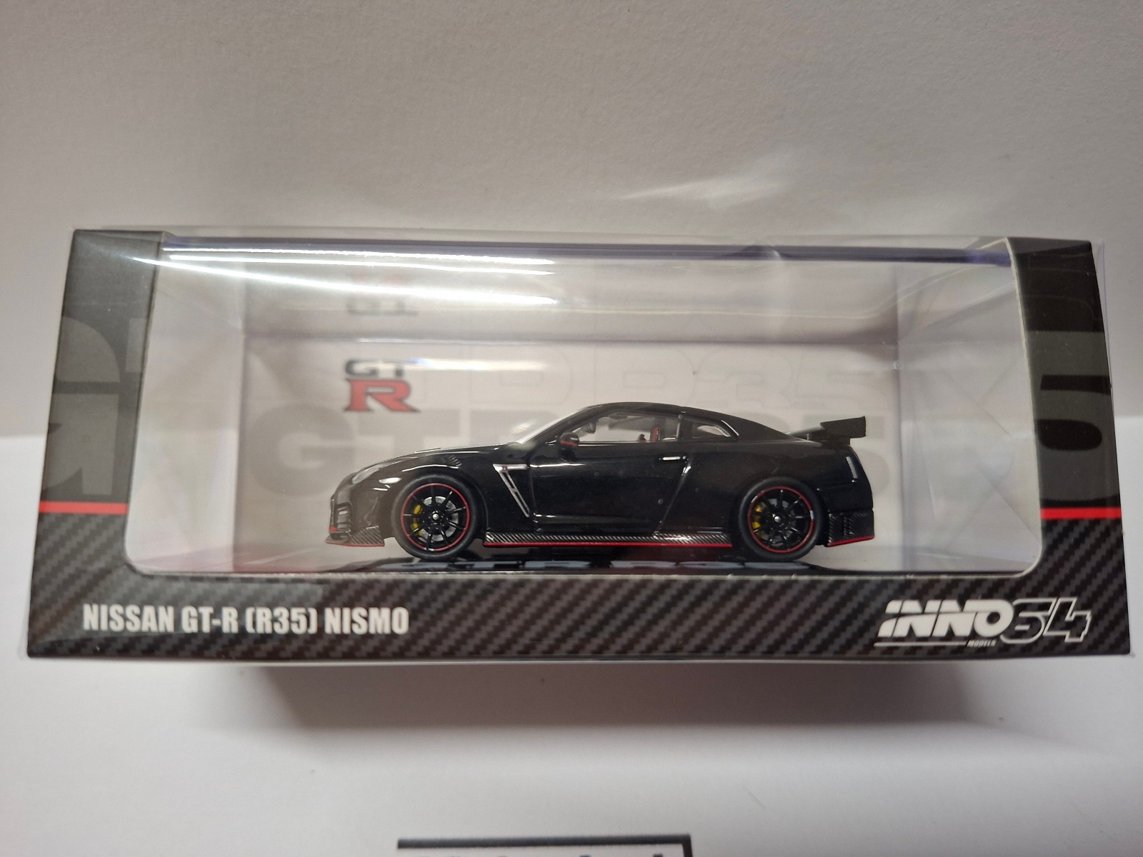 INNO64 Nissan GT-R R35 NISMO noire miniature idéale pour diorama urbain