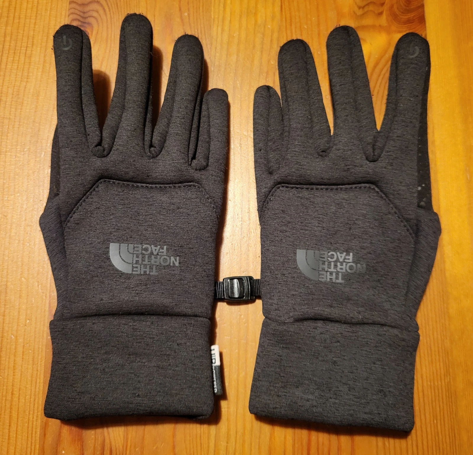 The North Face E tip Touchscreen UR Powered Gloves Men's S Black, Fleece inside
Opens in a new windo