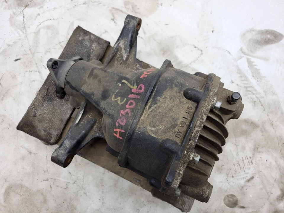 2013 年 HYUNDAI Genesis COUPE 2.0L 亲笔签名 TRANS STD 后部不同承运人  — 第 2/4 张图片