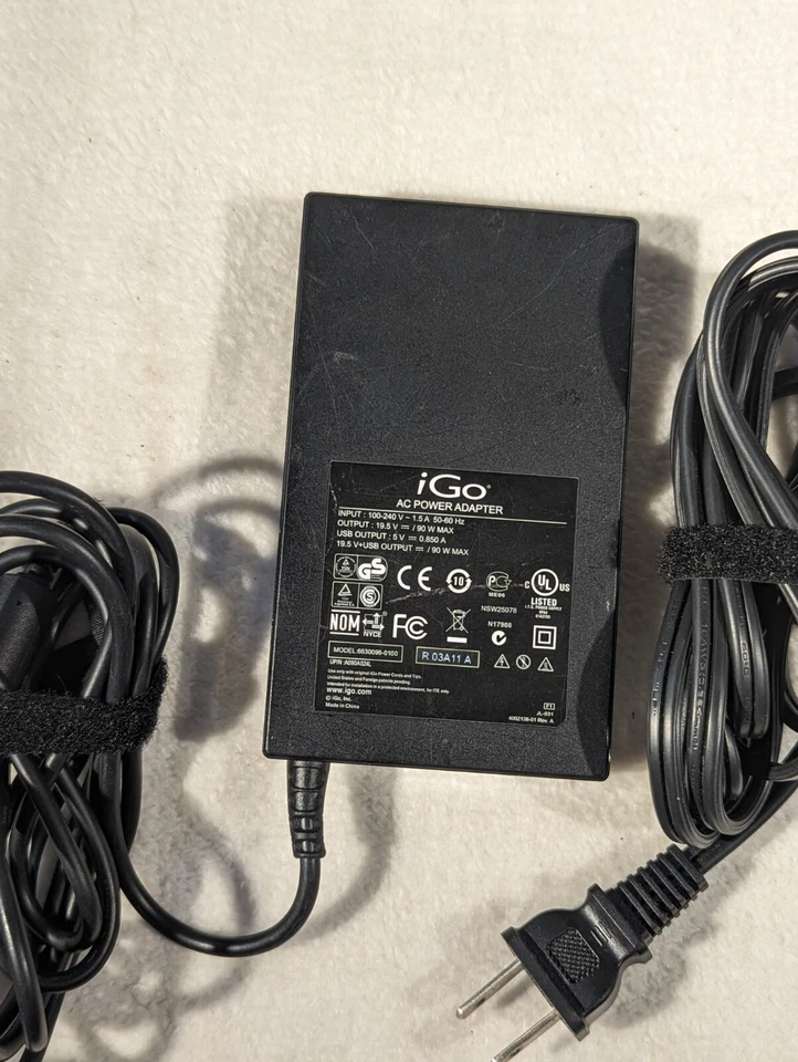 Adaptador de corriente alterna iGo 6630096-0100 19,5 V 90 W - SOLO punta Dell 702 Foto 2 de 3
