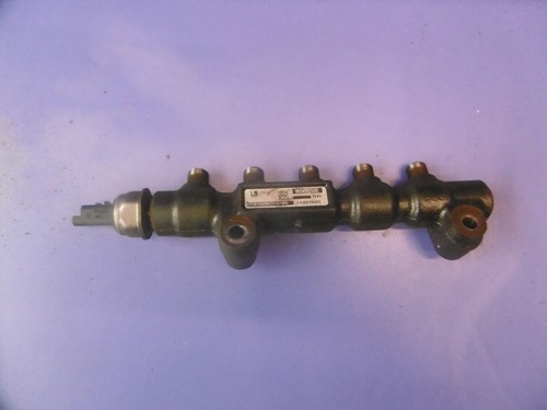 Peugeot 3008 5008 1.6 HDI Einspritzdüse Schienen Drucksensor