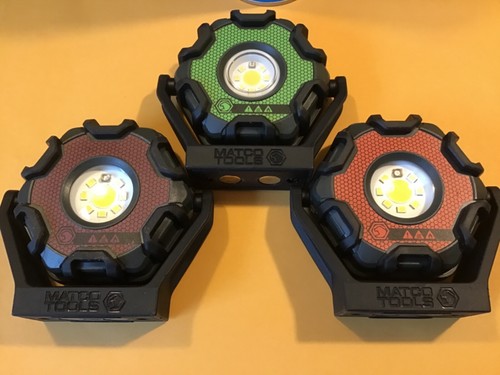 Matco Tools MWLMFL 1000 Lumen Cordless Snap Pivot Flood and UV Light VERY NICE - 第 4/10 張圖片