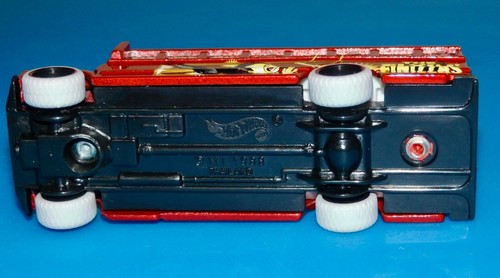 Wheel Swap Hot Wheels Sideshow Bus Hiway Hauler Way 2 Fast w/Clear Display Boxes - Picture 11 of 12