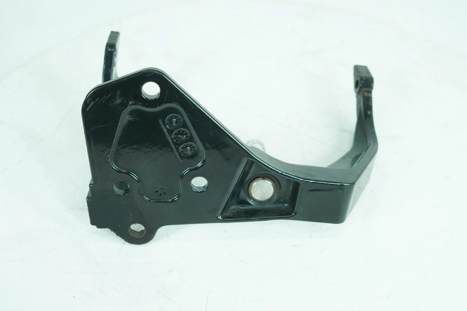 Harley Softail Fat Boy 2004 FLSTFI FABRICANTE DE EQUIPOS ORIGINALES 1 soporte de montaje de estribo derecho 42431-00 Foto 2 de 4