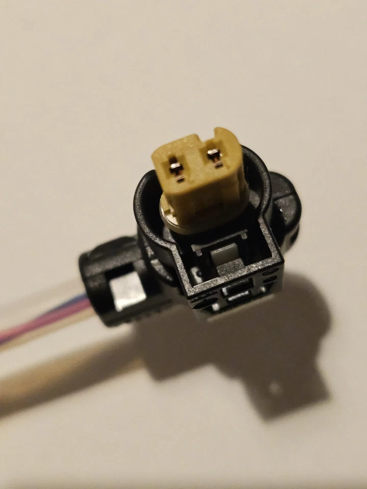 NEW GENUINE MERCEDES OIL PUMP CONTROL PRESSURE VALVE SOLENOID WIRING - Image 3 of 4