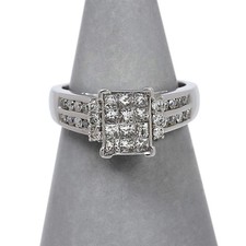 Pre-Owned 18ct White Gold Princess Cut Diamond Ring Size L