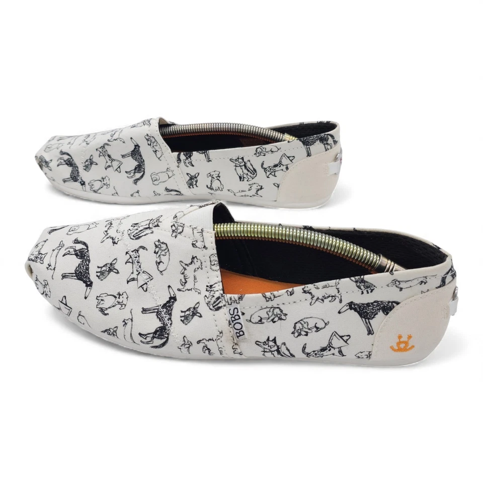 Zapatos planos sin cordones de lona Bobs for Dogs blancos negros con estampado de perro para mujer talla 6,5 Foto 3 de 4
