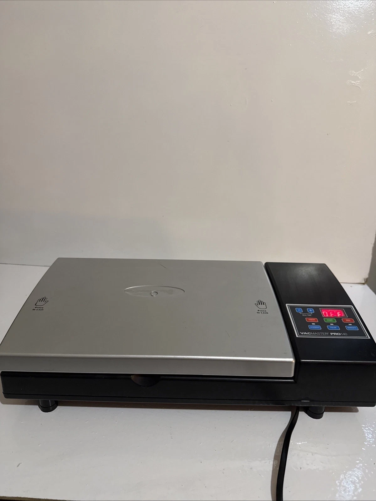 Vacmaster PRO140 Table Top Vaccum Sealer - Tested and Working