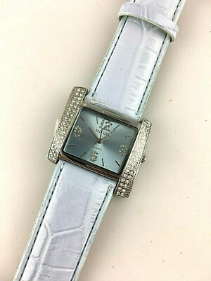 Orologio Da Donna Al Quarzo Con Cassa In Metallo E Strass – Cinturino Grigio Argento, Quadrante 37 Mm, Modello AR0003