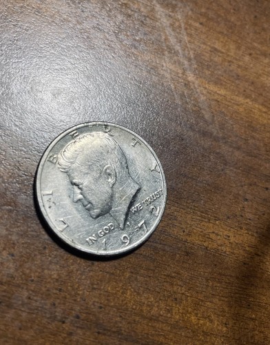 1972-D NO F OF THE FG ERROR, KENNEDY HALF DOLLAR, Circulated. Centering Error - Picture 5 of 9