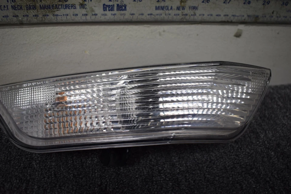 2015-2017 FORD MUSTANG LEFT SIDE MARKER LIGHT FACTORYOEM - Image 3 of 4