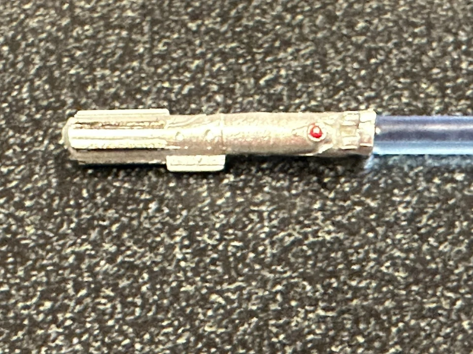 STAR WARS BLACK SERIES Escala 6" (Luke Skywalker Strike) (SOMENTE SABRE DE LUZ) ESTADO PERFEITO - Imagem 2 de 4