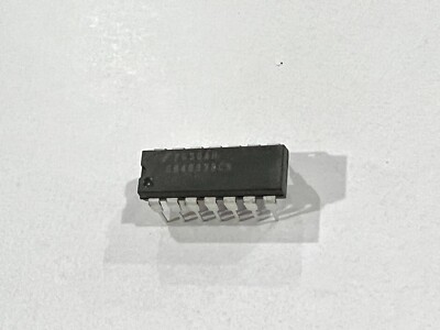 10pcs of  CD4093BCN  NAND Gate 4-CH CMOS 14-Pin Plastic DIP 