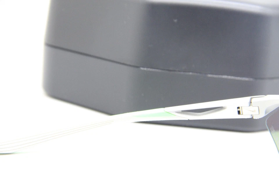 НОВЫЙ NIKE STRATUS M DC3407 011 СЕРЕБРО ЗЕЛЕНЫЙ ПОДЛИННЫЙ СОЛНЦЕЗАЩИТНЫЕ ОЧКИ С ЧЕХЛОМ 76-13 - Изображение 3 из 4