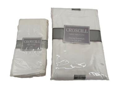 Croscill Tablecloth Oblong 52 x 70 White Solid Napkins 20  Square Set