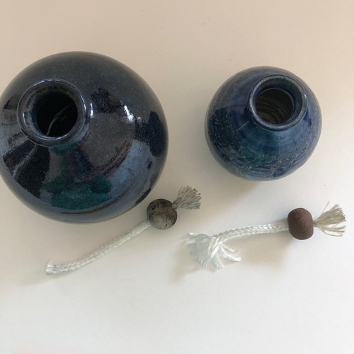 Mid Century Japanese Studio Art Pottery Set Of 2 Blue Oil Vases Signed AMIKO - Picture 14 of 17