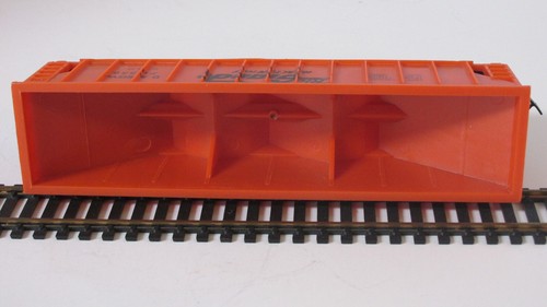 Hopper 3 bay RioGrande D&RGW 78556 Orange plastic Model Prower in box #9179 HO. - Picture 17 of 22