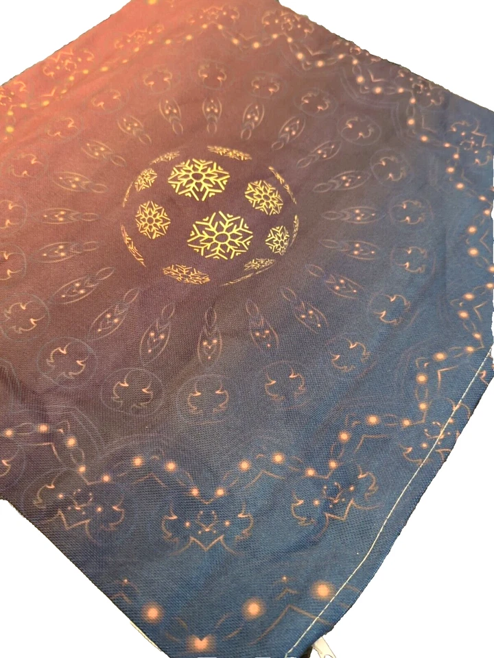 ClovLeaf Circle Design Navy Pillow Case Cover 17 X 17 NEW - Image 4 of 4