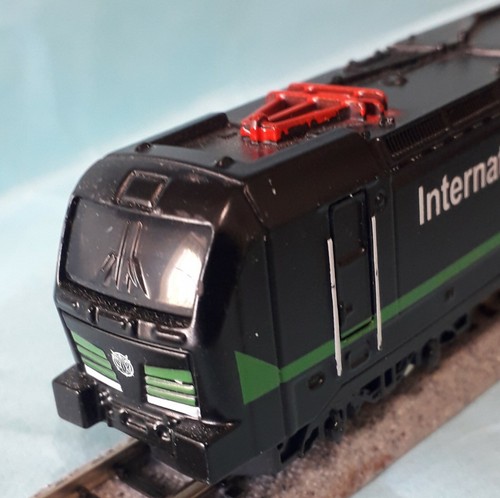 N GAUGE toy diesel locomotive - Picture 4 of 7