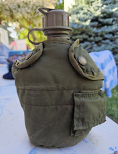Feldflasche NATO mit olivgr&uuml;nem Bezug/H&uuml;lle, Befestigungsclips & Verschluss