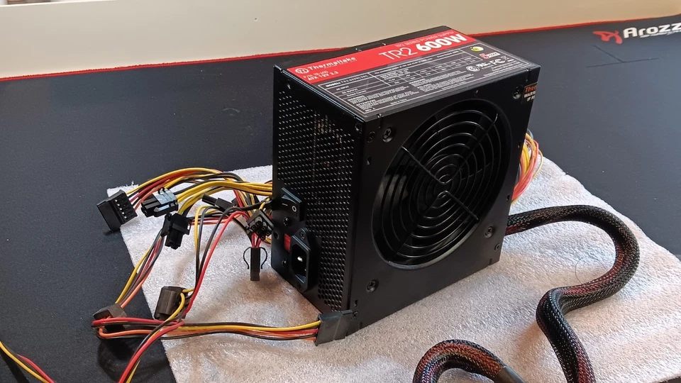Thermaltake TR2-600W 600W ATX Desktop Power Supply PSU - Image 3 of 4