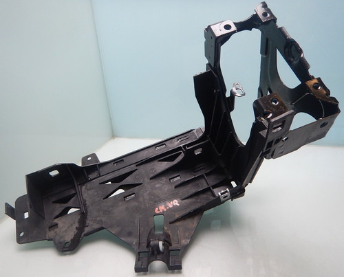 BMW 5 / F10 / SCHEINWERFERHALTER HALTER SCHEINWERFER / rechts / 7200794 (CM244)