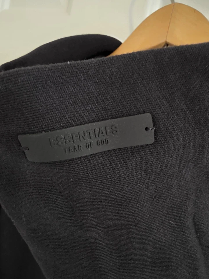 Essentials Sudadera con Capucha Negra NBA Talla Mediana NUEVA con Etiquetas 100% Auténtica Nueva con Etiquetas Foto 4 de 4