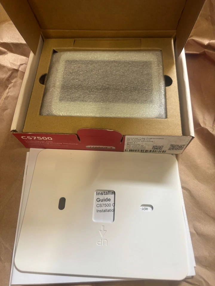 LENNOX ComfortSense CS7500 Programmable Thermostat - Image 4 of 4