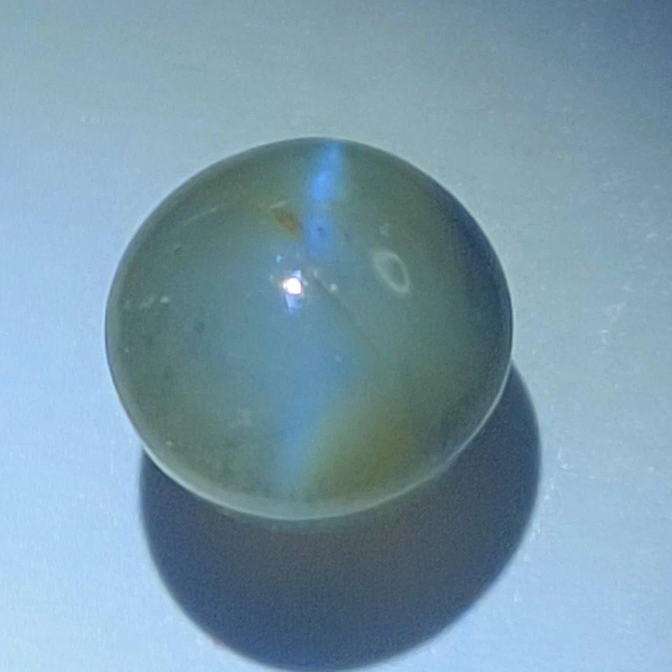 1.37Cts NATURAL HONEY COLOR CHRYSOBERYL CATSEYE - Image 4 of 4