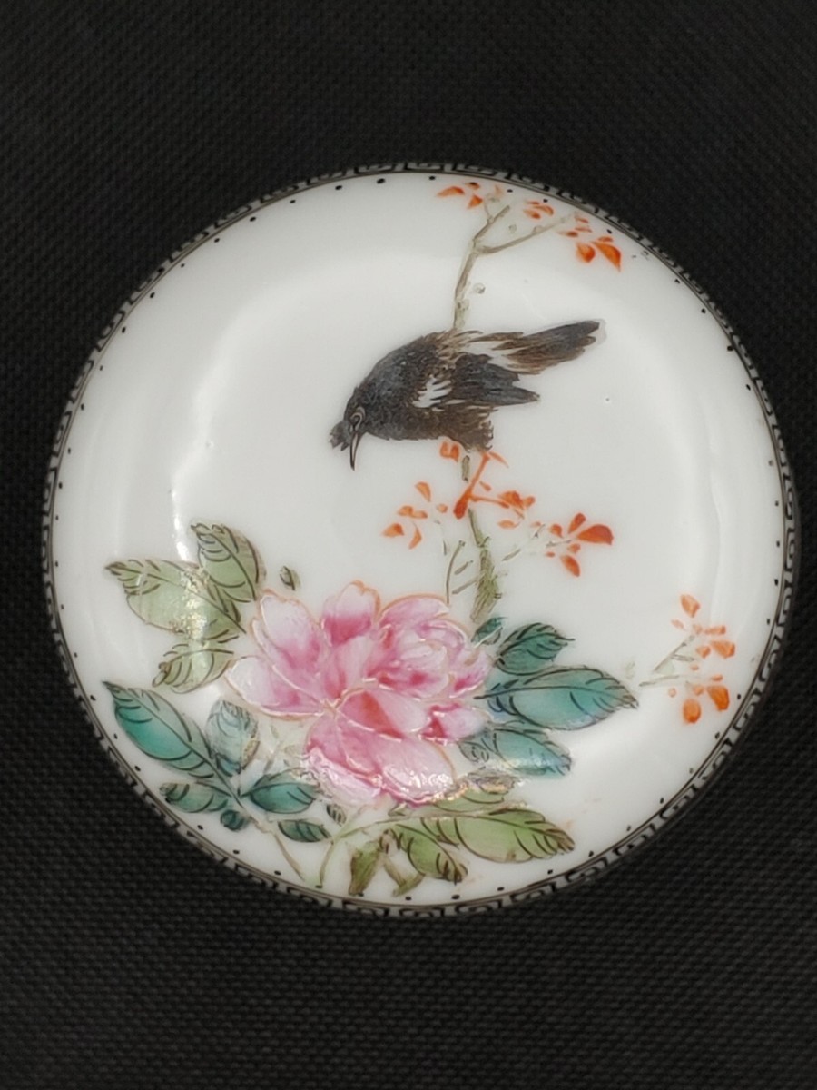 文物商店清代粉彩瓷喜鹊牡丹图印泥盒盖Antique China Qing Famille