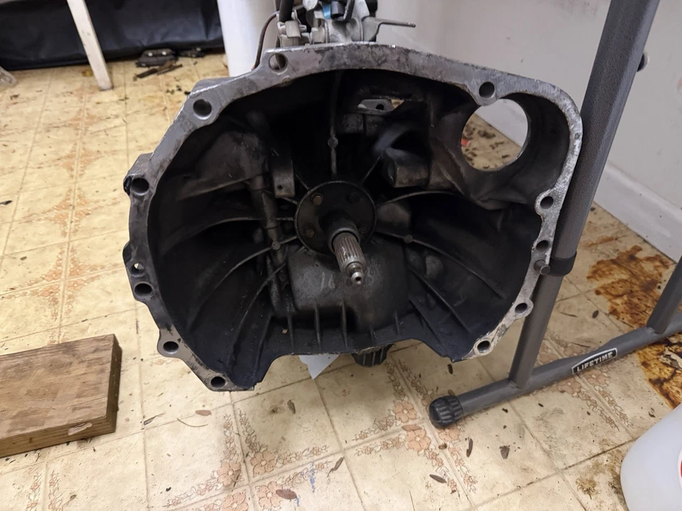 Subaru Impreza WRX STI 2004 6 velocidades transmisión manual Ty85 OEM Foto 2 de 4