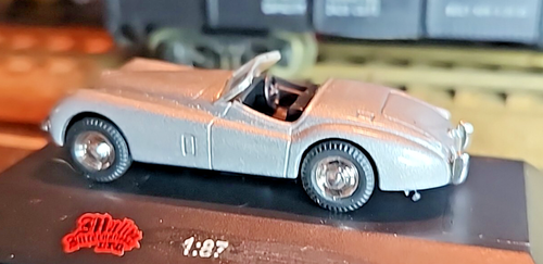 RTR BUILT MALIBU MODEL POWER DIECAST SILVER JAGUAR CONVERTIBLE 1/87 HO built - 第 6/11 張圖片