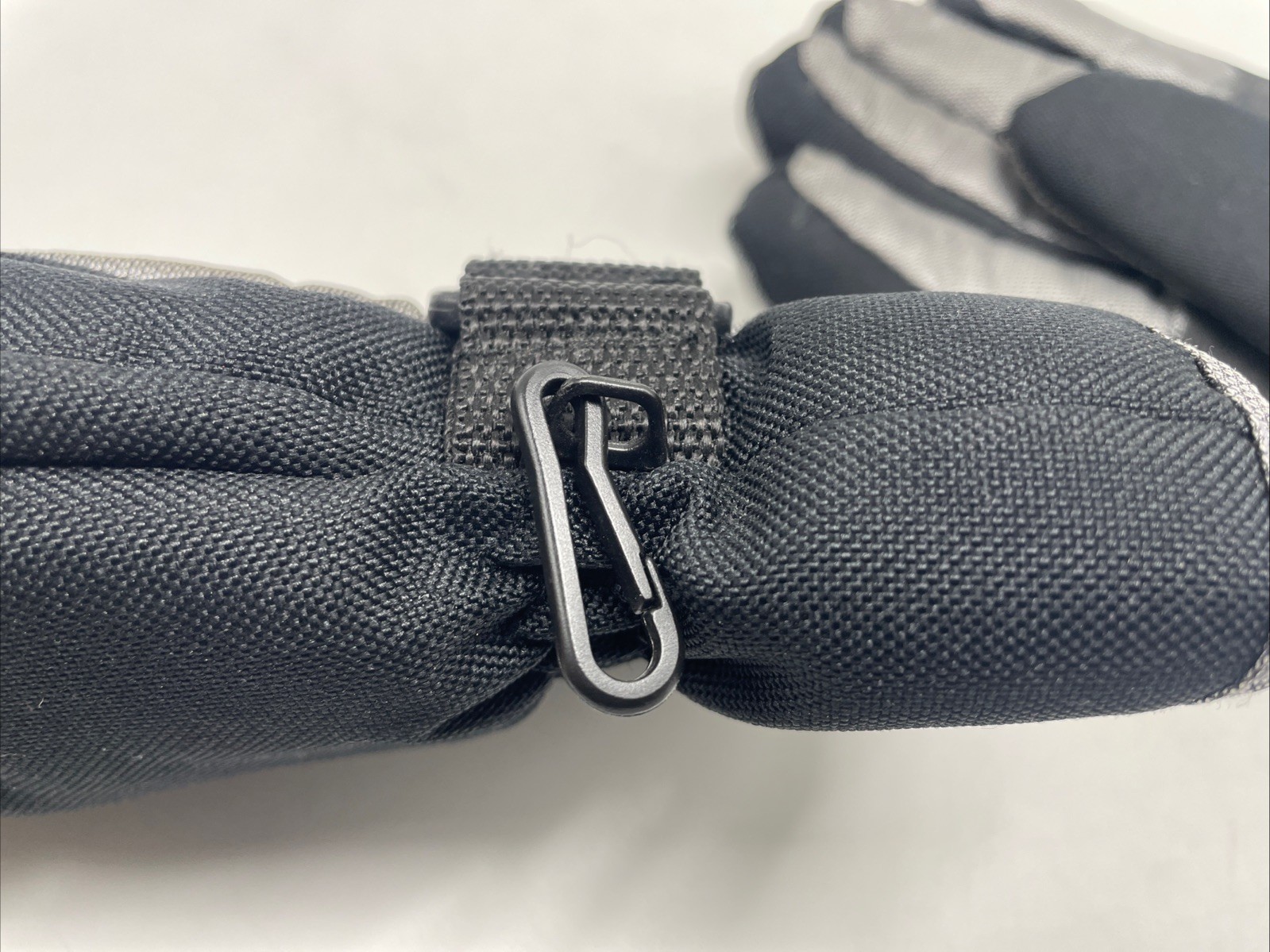 GAP Winter Gloves Medium Silver Black Polyester N… - image 14