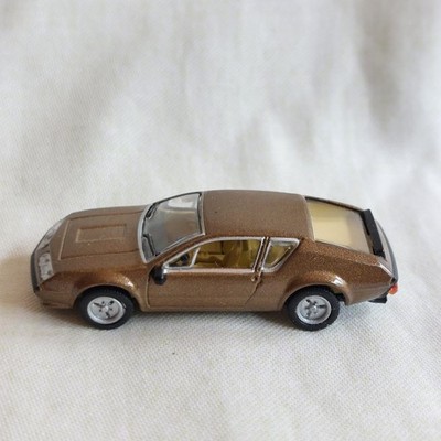 mes-98111	Universal Hobbies 1:87 Renault Alpine A310 sehr guter Zustand,